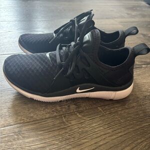 Nike Women's Black Athletic Shoes with White Sole